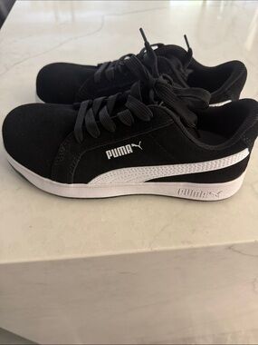 Puma Black & White Low-Top Casual Sneakers safety shoe